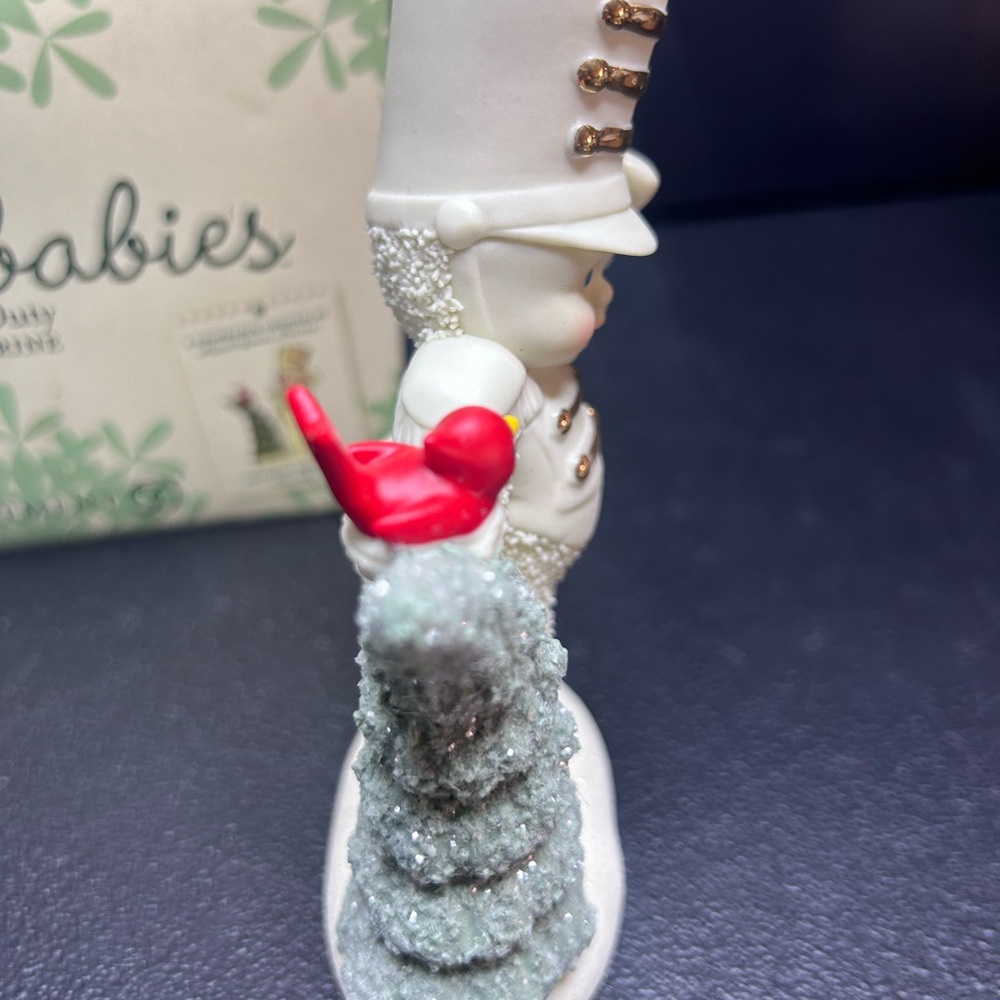 Department 56 Snowbabies On Duty Soldier Baby With Tree 2010 - Picture 4 of 9